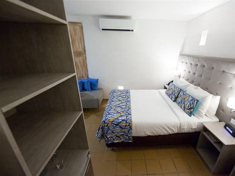 Patios Hostal *