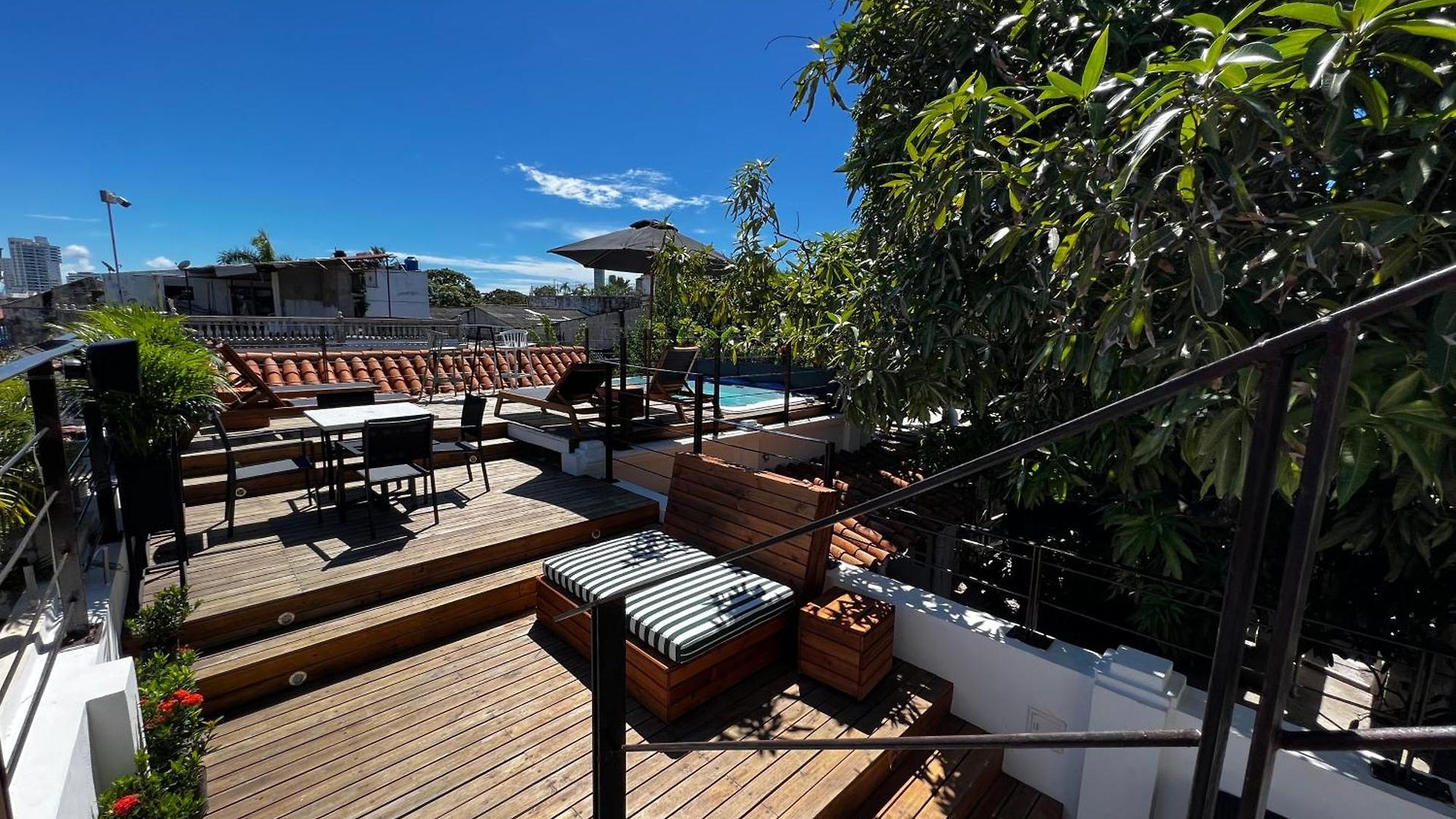Patios Hostal *