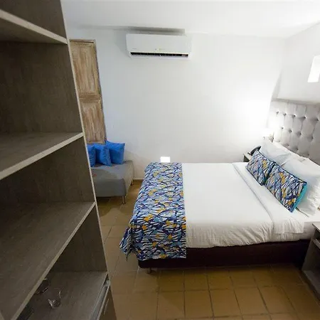 Patios Hostal *