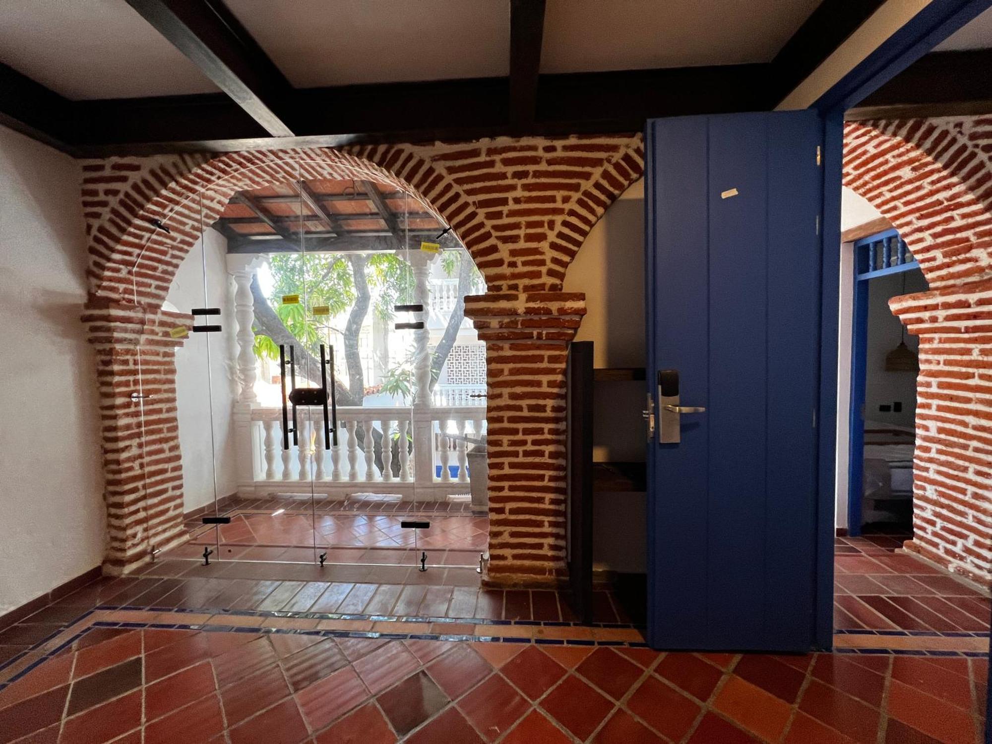Patios Hostel *